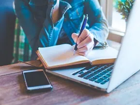 Writing Work Remote: How to Build a Successful AI-Focused Writing Career from Home?